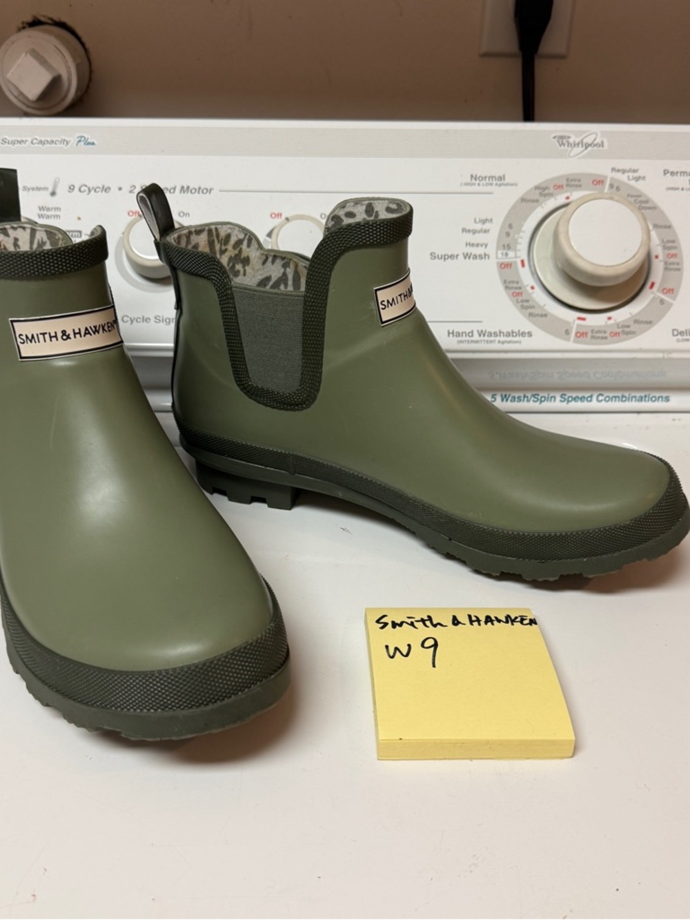 Smith & Hawken Olive Green Chelsea Rain Boots W9